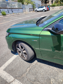 Peugeot 308 hybrid 180 hp