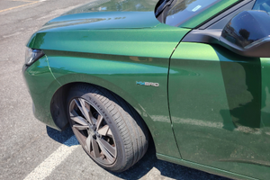 Peugeot 308 hybrid 180 hp