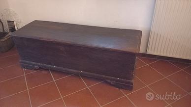 Madia bassa cassapanca in legno scuro antico