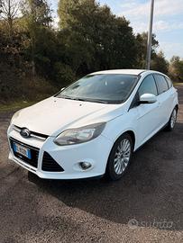 ford focus 1.0 125cv