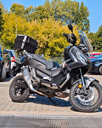 Honda X-ADV 750 DCT 2020 24.300 km sempre in box