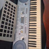 pianola Yamaha PSR-273