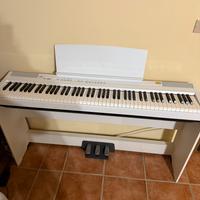 Pianoforte YAMAHA tasti pesati