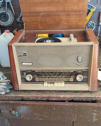 Radio con giradischi integrato D'epoca 