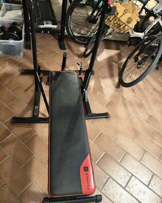 Panca compresa di cavalletti