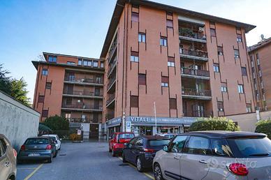 QUADRILOCALE di 125 mq. POSTO AL TERZO PIANO CON A