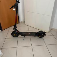 Monopattino Red bull