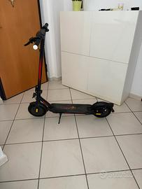 Monopattino Red bull