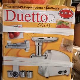 macchina elettrica per tritare e passato pomodori 