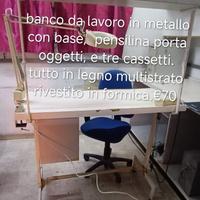 Banco da lavoro con mensola