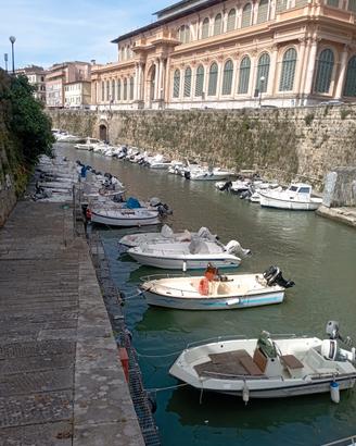 posto barca Livorno scali degli Olandesi 