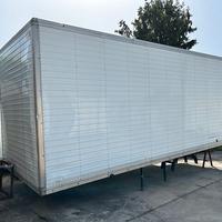 Furgone in alluminio mt. 6,60 con porta lato destr