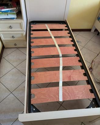 2 Lett con reti e 3 Armadi