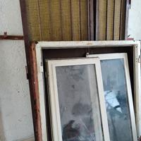 Porta e finestra ferro, con finestra di alluminio 