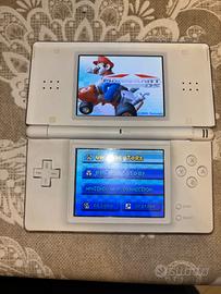 Nintendo ds lite + caricatore + 17 giochi