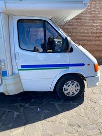 Camper mansardato elnagh su Ford tansit