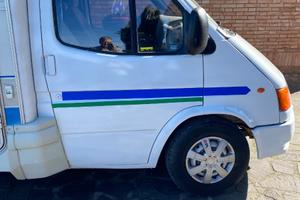Camper mansardato elnagh su Ford tansit