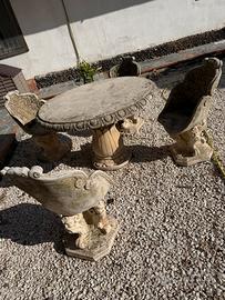 Tavolo in cemento stile cavalieri con 4 sedie