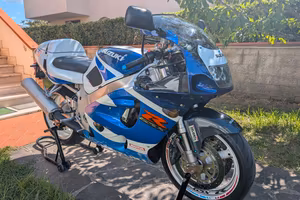 gsx-r 750 srad 1999