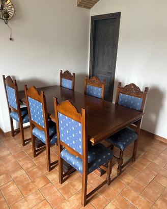 Tavolo in legno massello e 6 sedie
