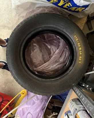 Good Year Pneumatici 175/65 R14 82T
