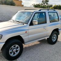 Mitsubishi Pajero 2.5 TDI Metal-top S.S. GLS Targe