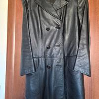 Soprabito da donna in pelle nera