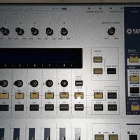 Mixer  digitale yamaha 01x