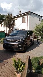 Peugeot Traveller 8 posti
