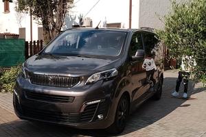 Peugeot Traveller 8 posti