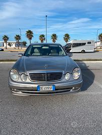 Mercedes-Benz 211. anno 2005. 2,8 cdi. v6