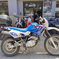 YAMAHA XT 600 .
