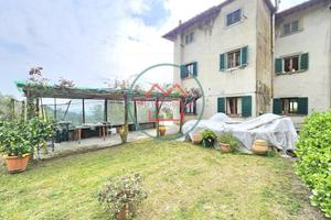 Rustico / Casale di 220 m² con più di 5 locali a P