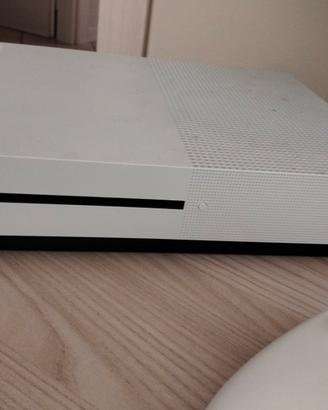 xbox One s 1TB + 2 GIOCHI + CARICA JOYSTICK 