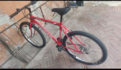 Mountain Bike 26 Rosso Ferrari