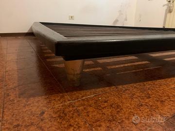 Letto in legno massello