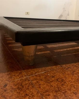 Letto in legno massello