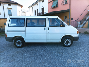 Volkswagen 2.4 diesel aspirato - 9 posti