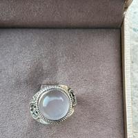 Anello in argento con quarzo rosa