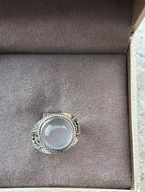 Anello in argento con quarzo rosa