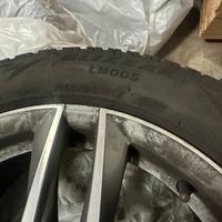 Pneumatici con cerchi