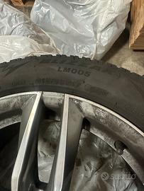 Pneumatici con cerchi