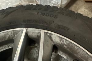 Pneumatici con cerchi