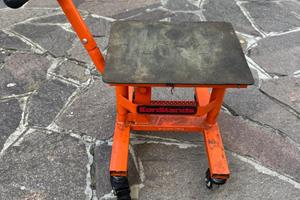 Cavalletto alzamoto con ruote