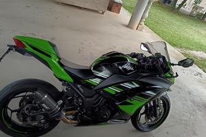 Kawasaki Ninja 300 KRT edition - 2016