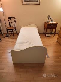 Letto singolo compreso di materasso in lattice 