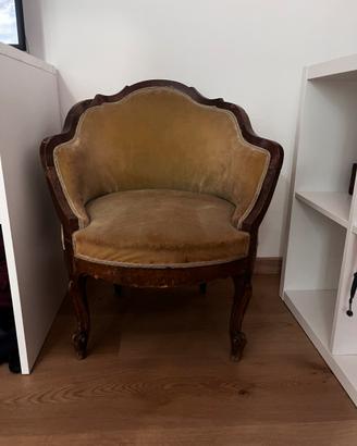 Poltroncina antica