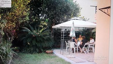 Villa Bifamiliare con giardino a 2 Passi dal Mare