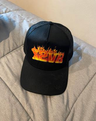 cappello del merch di sfera ebbasta