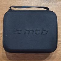 Custodia rigida per varie action cam